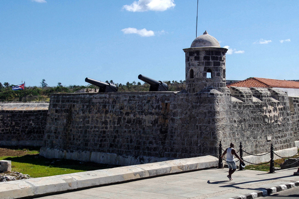 Castillo de San Salvador de la Punta_03.jpg