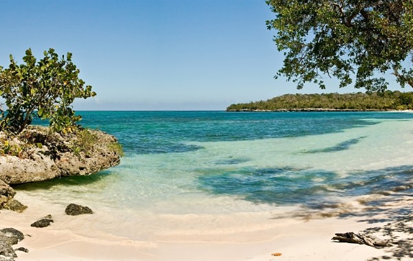 Playa-Esmeralda-Holguin-Cuba-karambatours