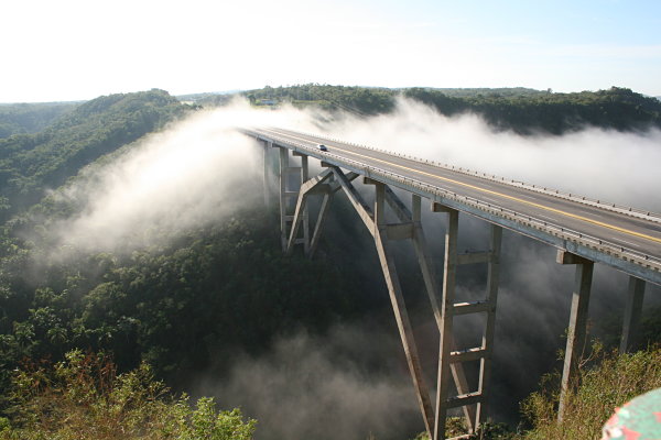 Puente de Bacunayagua.jpg